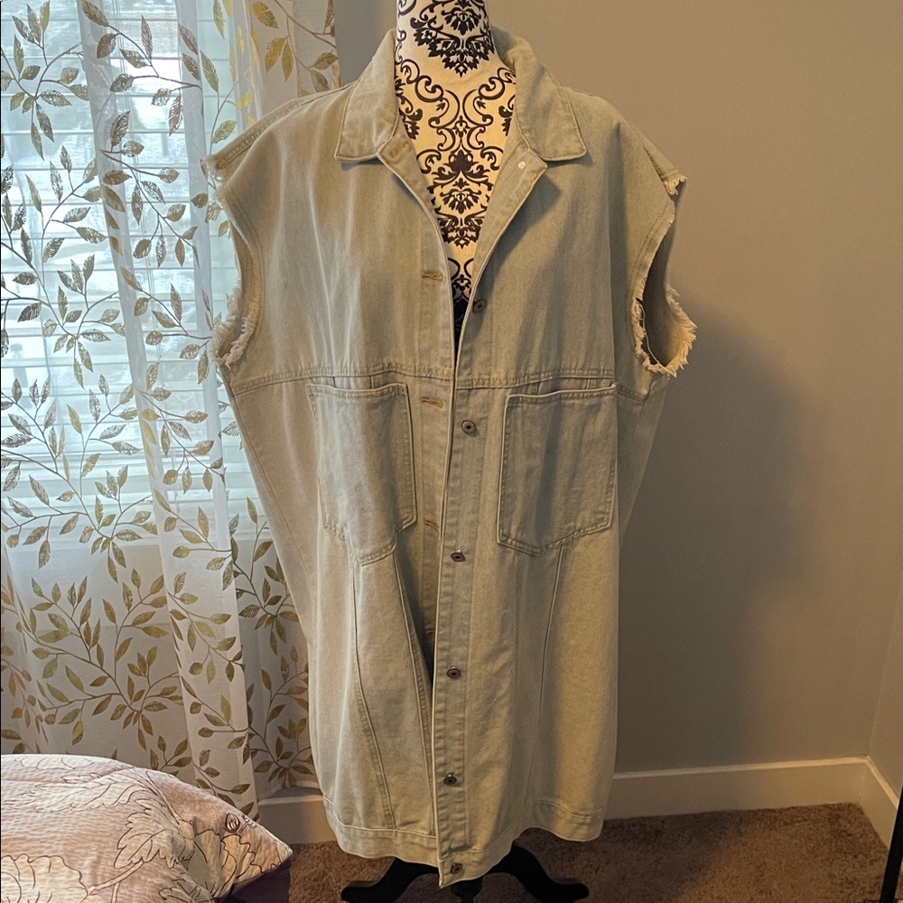 Light Wash Sleeveless Denim Jacket